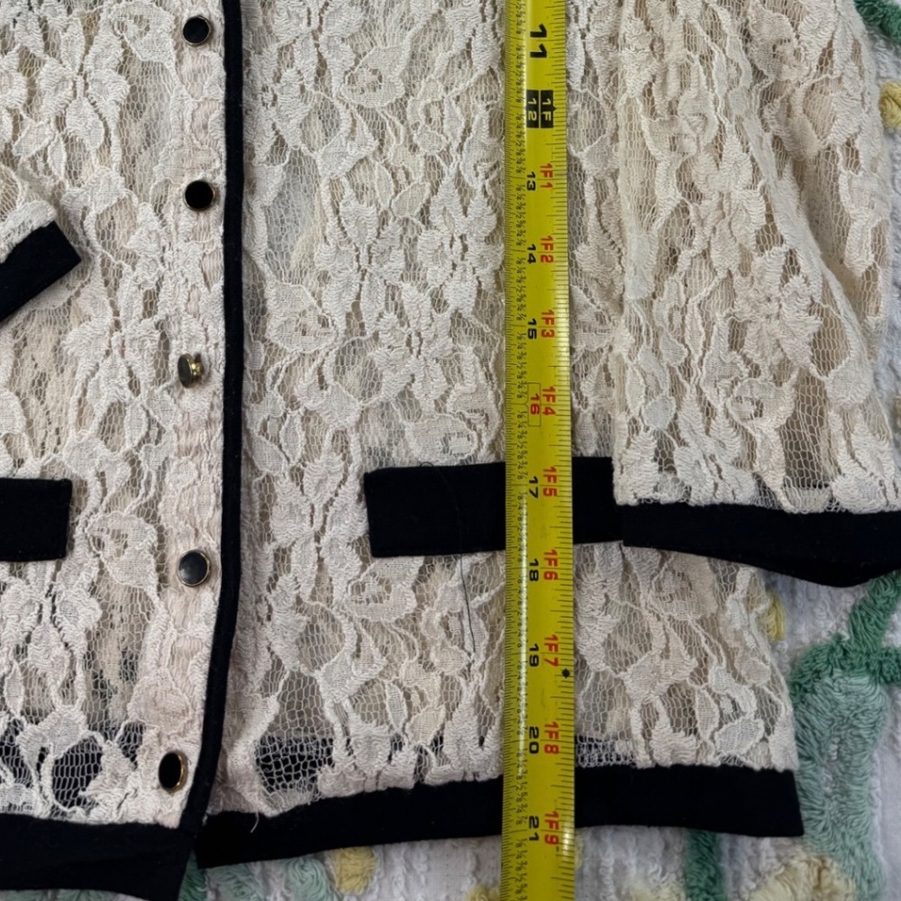 ISSI Cream Lace Black Trim Button Front Cardigan Sweater Women's‎ M - Picture 4 of 11